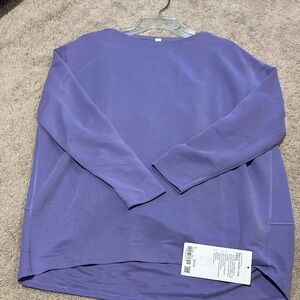 Back in action long sleeve size 8 lululemon